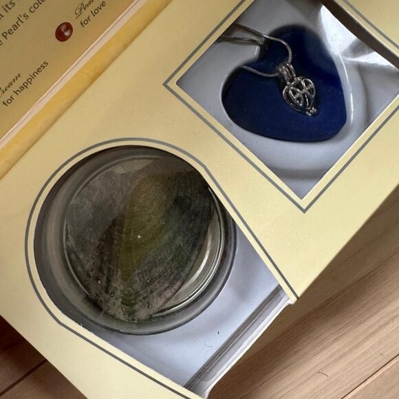 Love Pearl Kit – DIY Oyster & Necklace Set – Open Your Own Pearl - Picture 3 of 8